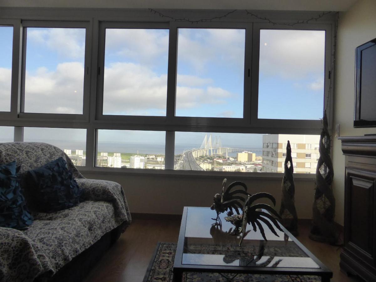 A View To The River Tejo - Sixtyfive Boutique Home Lisbon Exterior photo